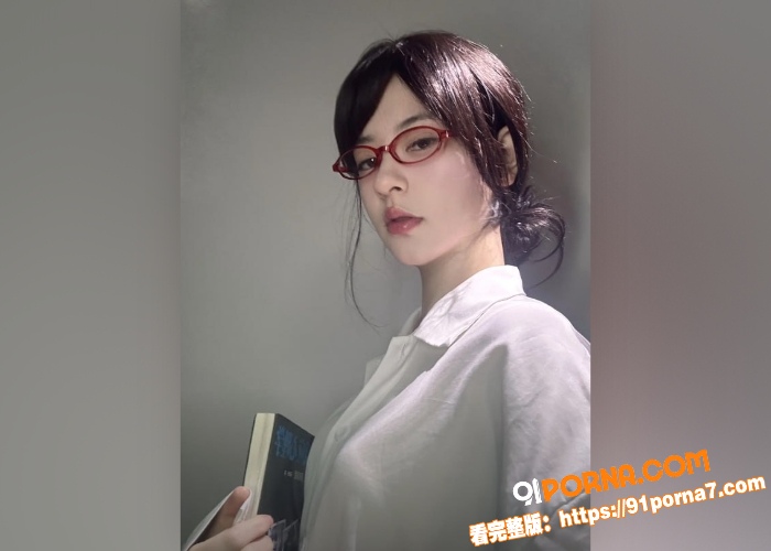性感黑丝制服老师私拍流出...（4）