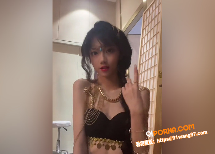 抖音网红贺梓涵 趁着妈妈...（3）