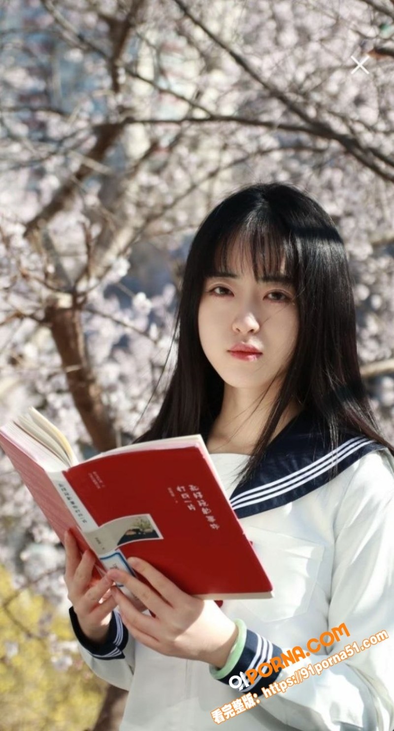 上海可爱女友穿肚兜不雅视...（4）