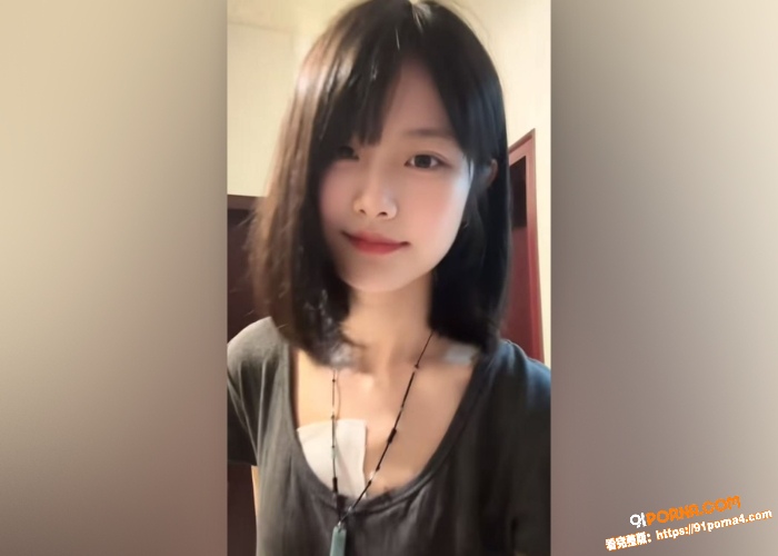 花臂眼镜母狗精神小妹 调...（4）
