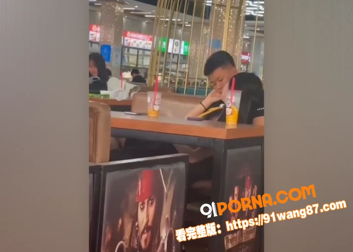 青岛技师学院食堂惊现春色...（2）