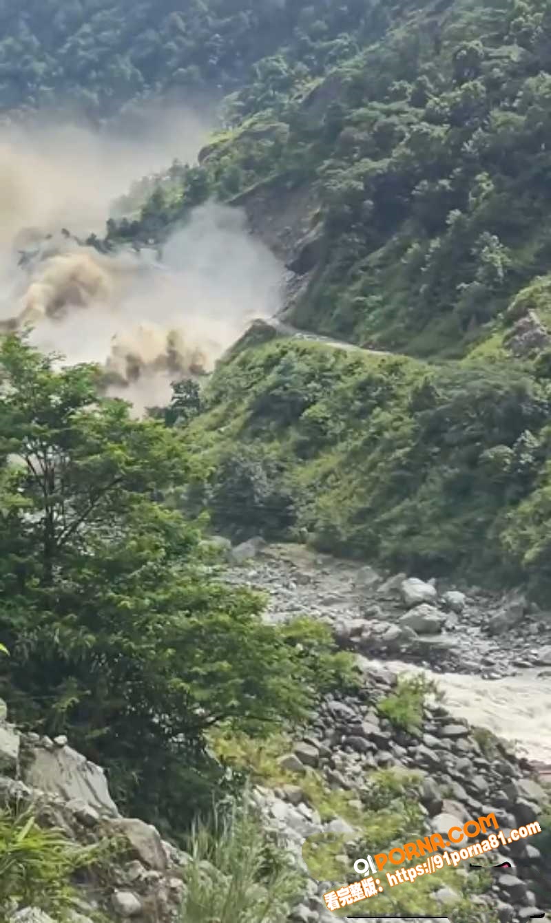 西藏日喀则突发泥石流 致...（7）