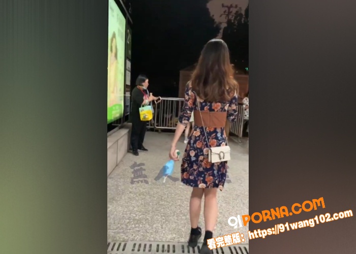 电梯战神偷拍系列之第一期...（1）