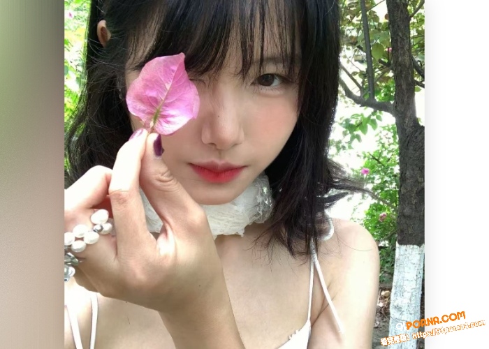 花臂眼镜母狗精神小妹 调...（3）
