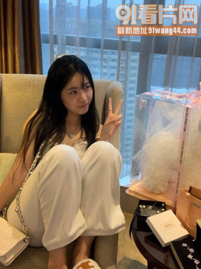 高颜值女大学生 床上自慰...（1）