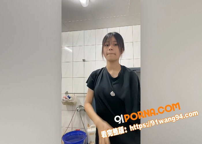 高颜值学生妹 一个人寂寞...（2）