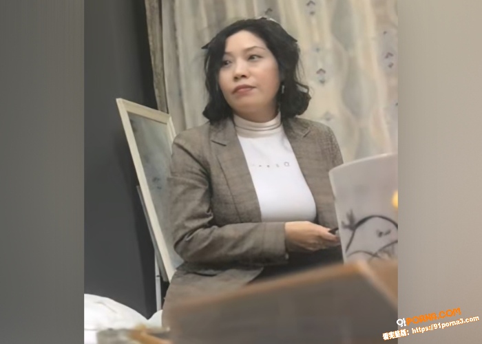 土豪夜战风骚豹纹大奶熟女...（4）