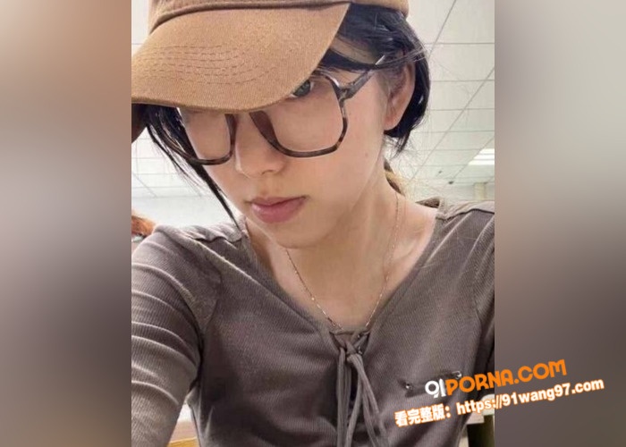 极品女大学生 第一视角私...（4）