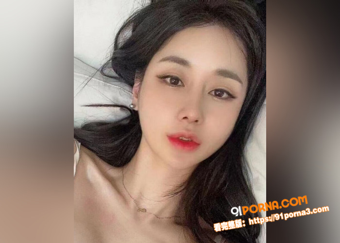 高颜值大奶表妹家中偷情 ...（3）