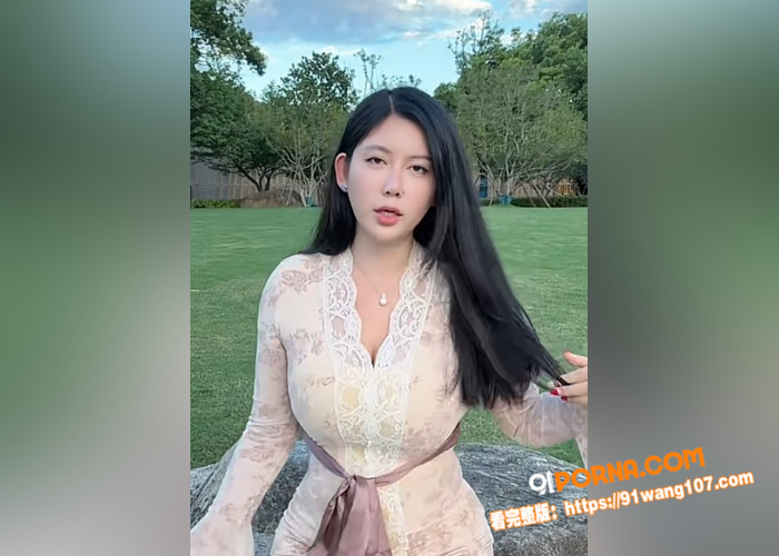抖音十万粉丝巨乳网红 李...（1）