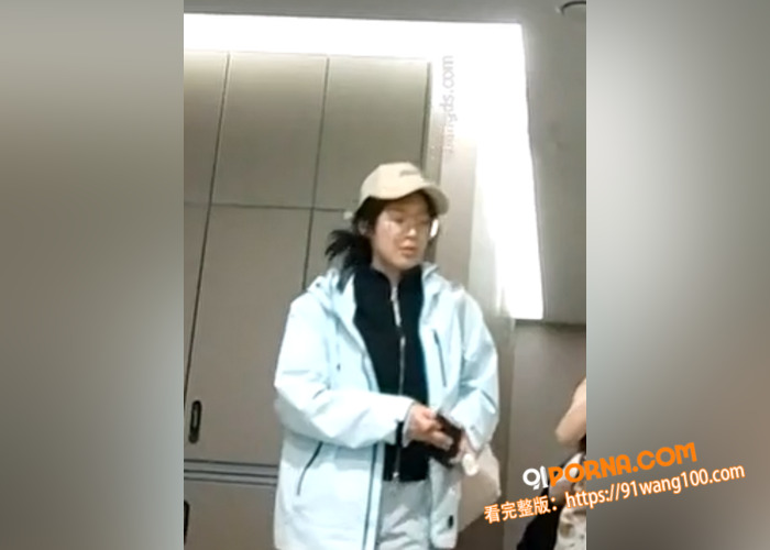 女子澡堂移动偷拍 各种环...（2）