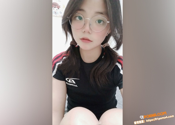 富二代酒店约操极品眼镜妹...（1）