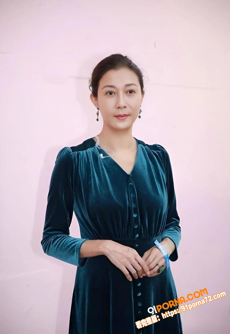 香港亚姐冠军 吴绮莉 与...（3）