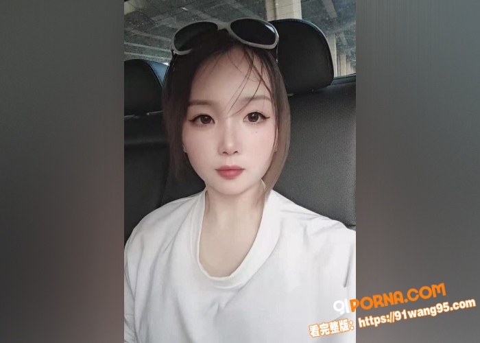 云南昆明美女汽车销售 邓...（1）