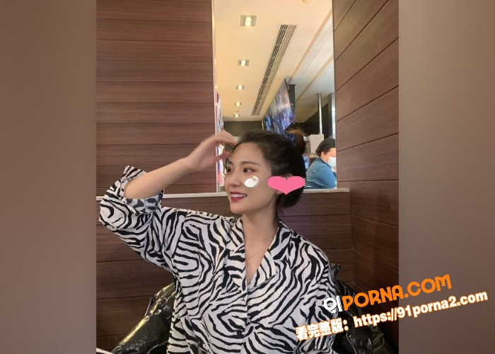 高颜值精神小妹 在酒吧被...（1）