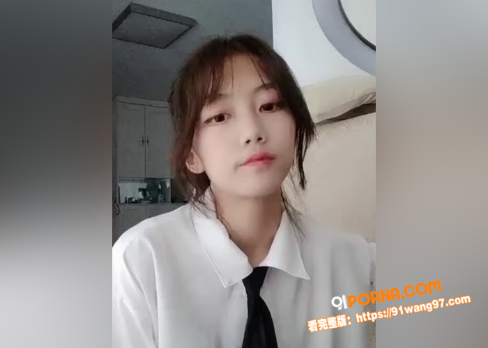 抖音网红贺梓涵 趁着妈妈...（1）