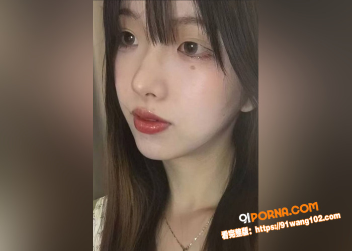 极品学生妹不雅吃鸡视频曝...（1）