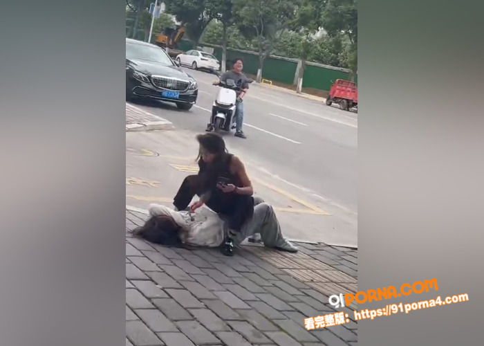 学生妹当小三被原配抓奸 ...（5）