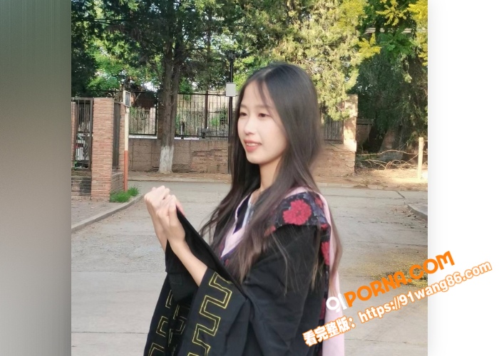 清纯女大学生眼镜妹，表面...（1）