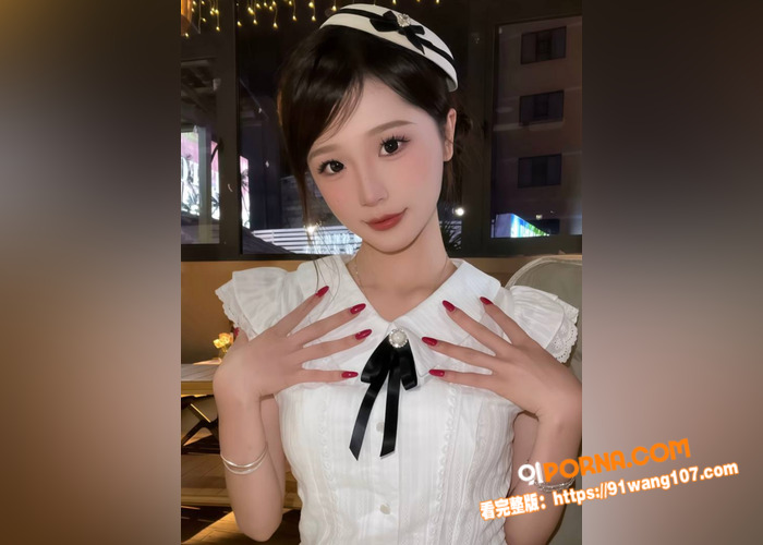 高颜值精神小妹 在校外兼...（1）