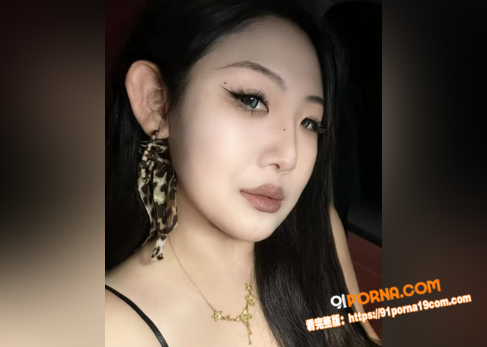 高颜值少妇刚离婚没多久因...（2）