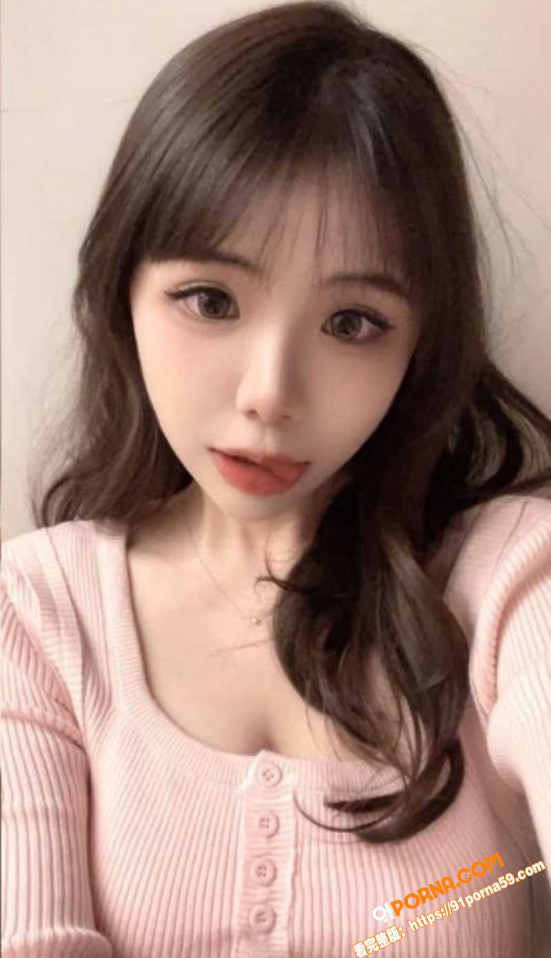 高颜值短发齐刘海小网美小...（1）