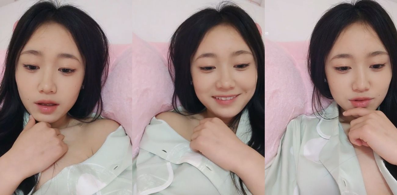 清纯校园女神 家中下海:当一个女孩拿着肉棒自慰快要高潮的时候 妈妈突然推门进来!