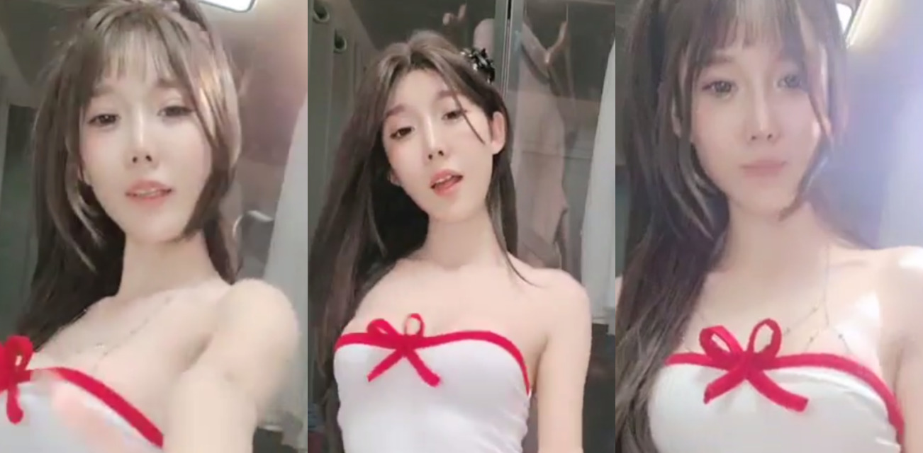 极品少女私拍视频泄密 情趣制服搭配极品黑丝，假鸡把在骚逼里面疯狂摩擦，骚水流一地