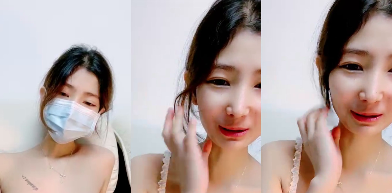 甜美小姐姐拉着闺蜜下海直播！全裸露出粉嫩三点 淫语不断 激情热吻舔逼挑逗 骚穴被抠到出水！