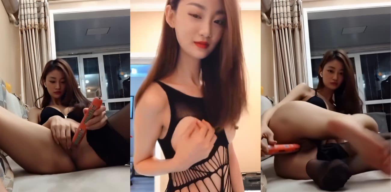 淫荡少妇求内射失败 沙发跳蛋自慰继续一次舔三根大屌 原版珍藏淫语对白！